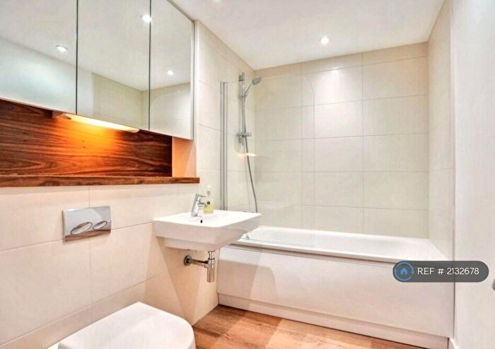 1 Bedroom Flat To Rent In Marina Point West, Chatham, ME4