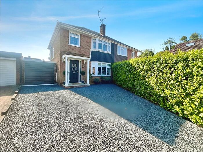 3 Bedroom Semi-Detached House For Sale In Mayes Close, Swanley, Kent, BR8