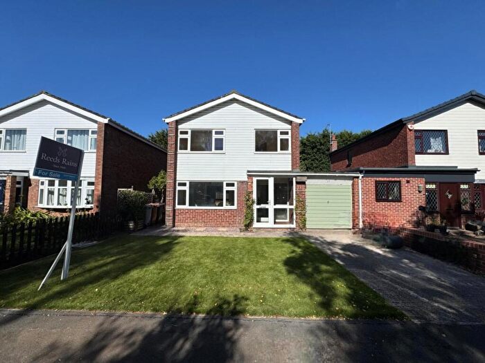 3 Bedroom Detached House For Sale In Dornoch Court, Holmes Chapel, Crewe, Cheshire, CW4
