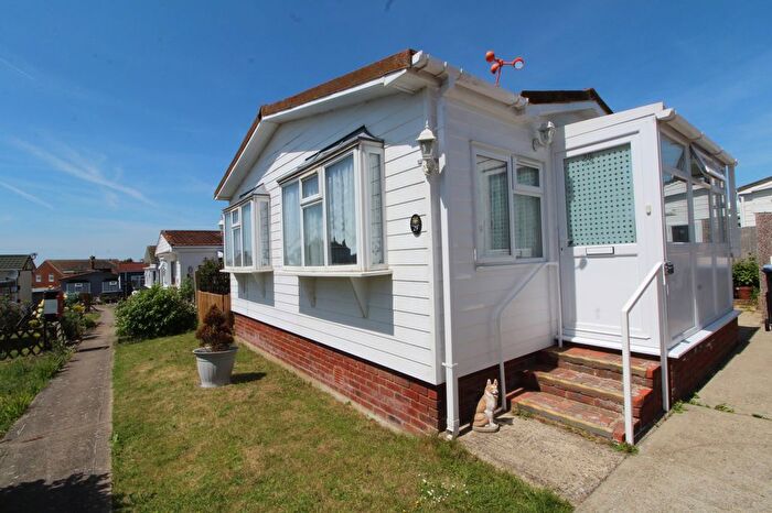2 Bedroom Property For Sale In Applegarth Park, Seasalter Lane, CT5
