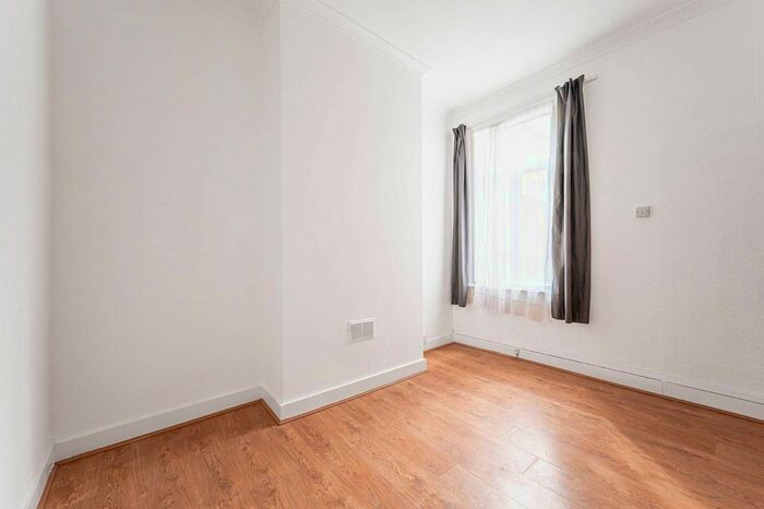 4 Bedroom Property To Rent In Bowes Road, Arnos Grove, London, N11