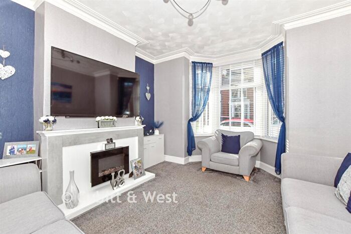 3 Bedroom Terraced House For Sale In Langstone Road, Baffins, Portsmouth, Hampshire, PO3