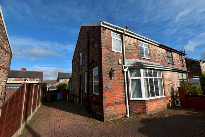 3 Bedroom Semi-Detached House To Rent In Rake Lane, Swinton, Manchester, M27