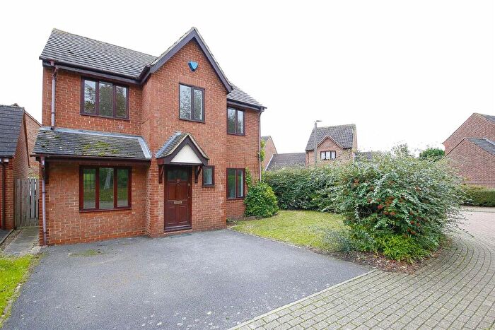 4 Bedroom Detached House To Rent In Bickleigh Crescent, Furzton, MK4