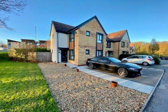 3 Bedroom Property To Rent In Knott Mill Way, Runcorn WA7