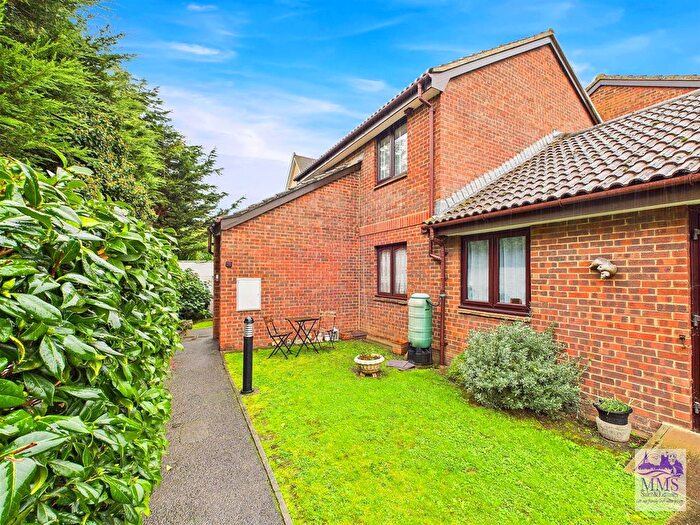 1 Bedroom Property For Sale In Warblers Close, Strood, ME2