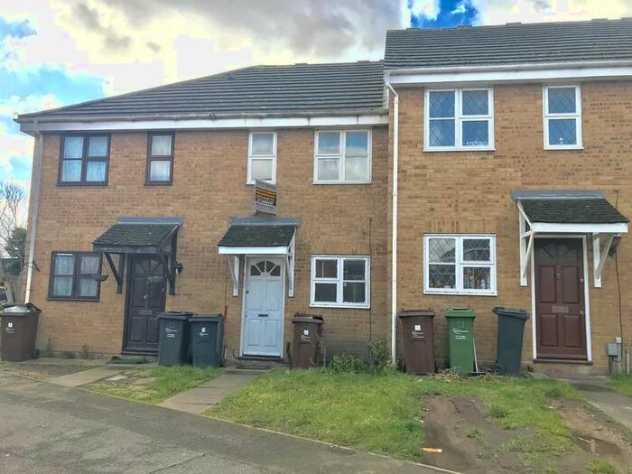 2 Bedroom Terraced House To Rent In Burdetts Road Dagenham, RM9