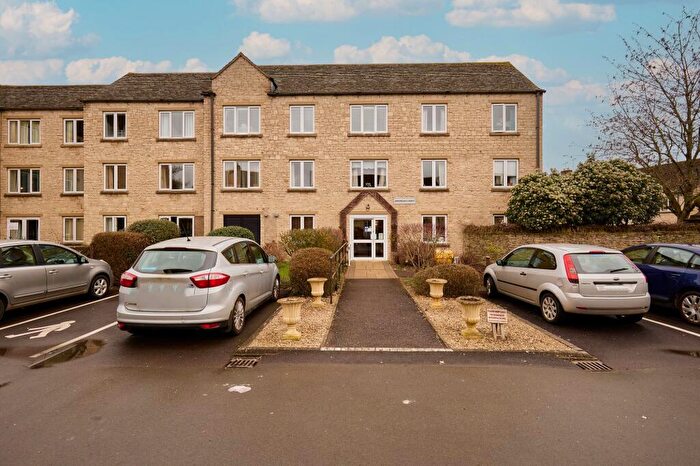 1 Bedroom Flat For Sale In St. Marys Mead, Windrush Court, OX28