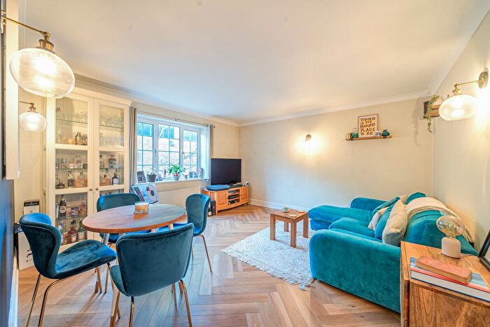 2 Bedroom Flat For Sale In Bewley Street, Wimbledon, London, SW19