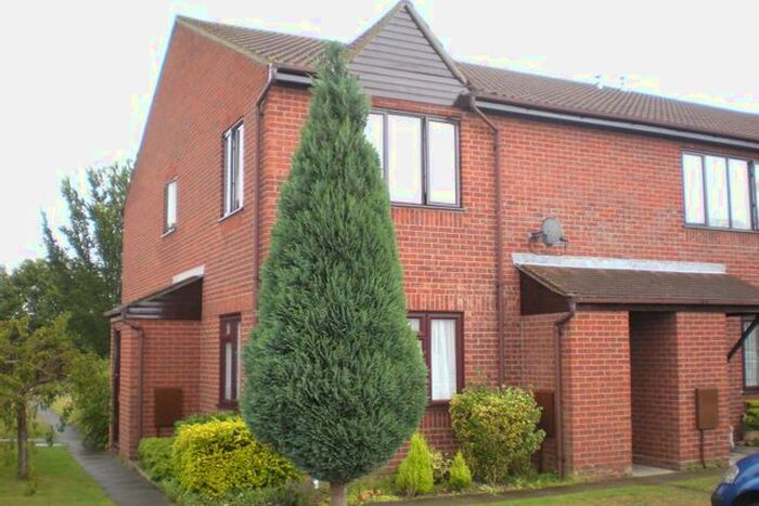 2 Bedroom Flat To Rent In Parklands Court, Saxmundham Way, Clacton-On-Sea, CO16