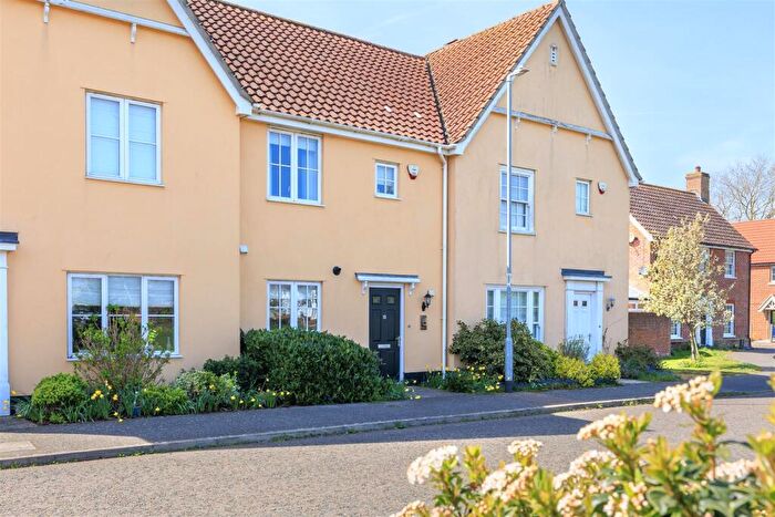 3 Bedroom Terraced House For Sale In Shearwater Way, Reydon, IP18