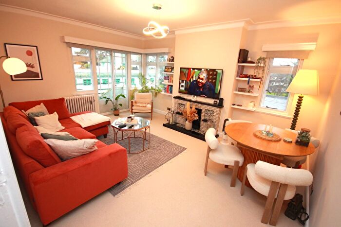 2 Bedroom Flat To Rent In Elm Park Road, Pinner, HA5