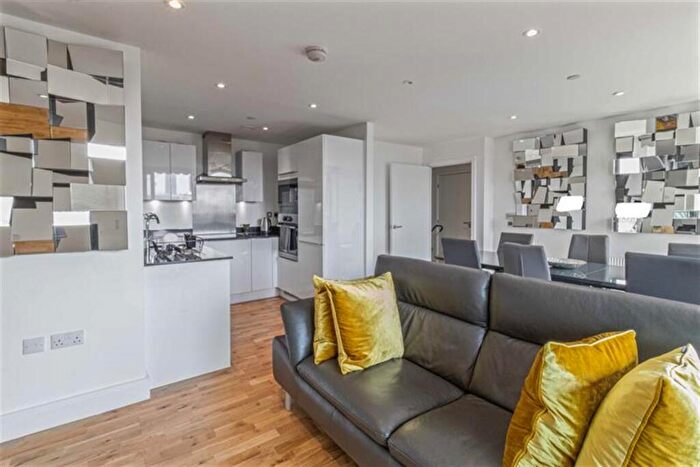 1 Bedroom Apartment To Rent In Cityview Point, E14