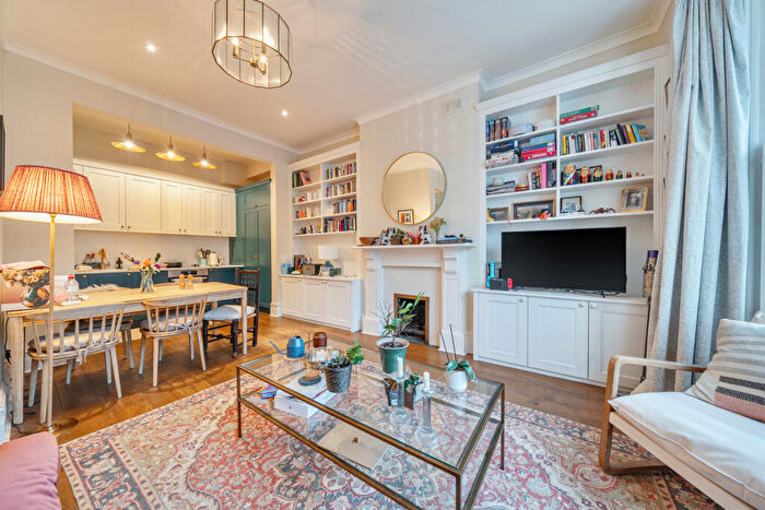 2 Bedroom Apartment For Sale In Maberley Road, London, SE19