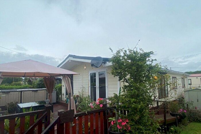 3 Bedroom Lodge For Sale In Three Bed Peveril Lodge, Little Venice Country Park And Marina, Hampstead Lane, Yalding, Kent, ME18