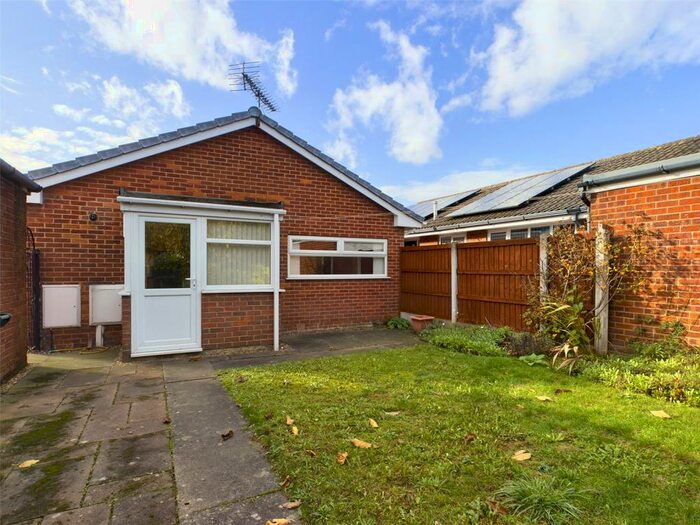 Houses for sale & to rent in DN3 1PS, Longton Road, Edenthorpe, Kirk