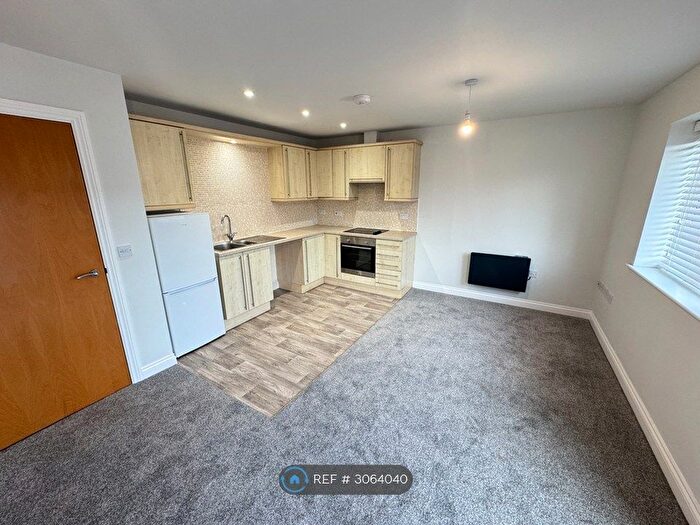2 Bedroom Flat To Rent In Lagentium Plaza, Castleford, WF10