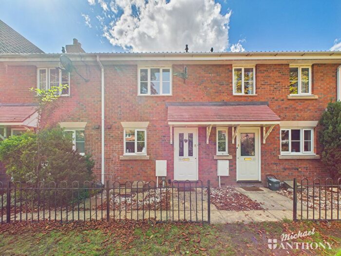 2 Bedroom Terraced House For Sale In Long Hale, Pitstone, Bedfordshire, LU7