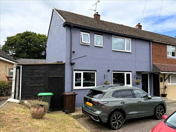 3 Bedroom End Of Terrace House For Sale In Walderslade Road, Walderslade, ME5