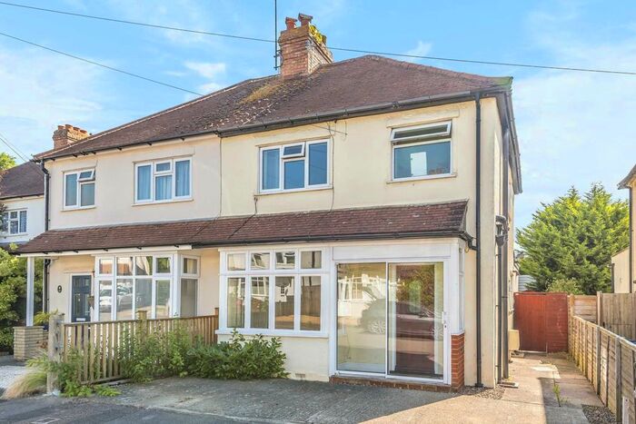 4 Bedroom Semi-Detached House To Rent In Franks Road, Guildford GU2