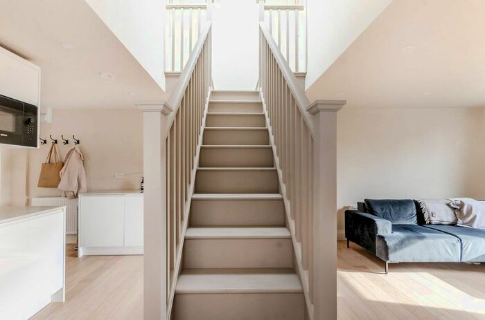 2 Bedroom Flat To Rent In Woolstone Road, Forest Hill, London, SE23