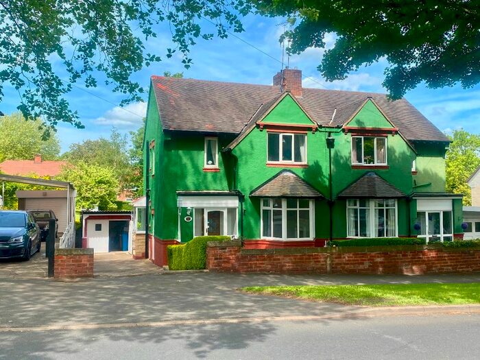 3 Bedroom Semi-Detached House To Rent In Herries Drive, Sheffield, S5