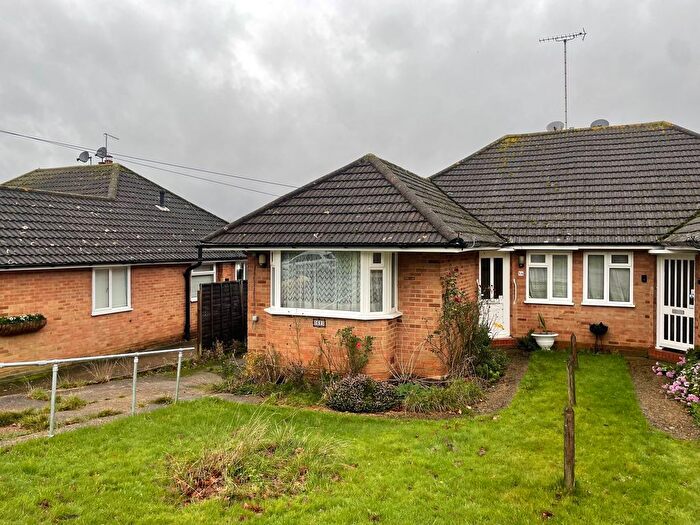 3 Bedroom Semi-Detached Bungalow For Sale In Bower Hill Close, South Nutfield, RH1