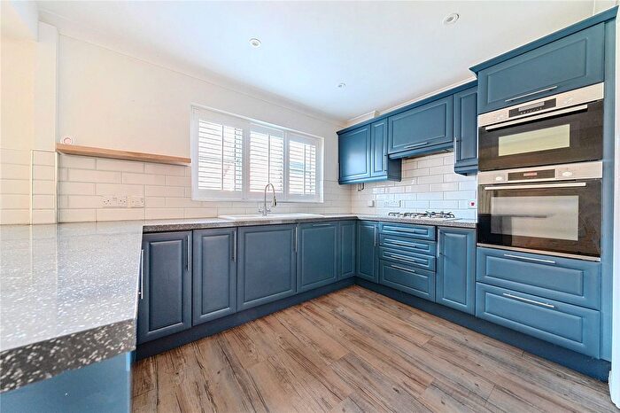 4 Bedroom Detached House For Sale In Topiary Gardens, Locks Heath, Southampton, Hampshire, SO31