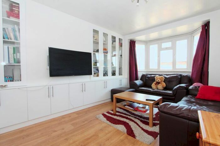 2 Bedroom Maisonette To Rent In Ruislip Road, Greenford, UB6