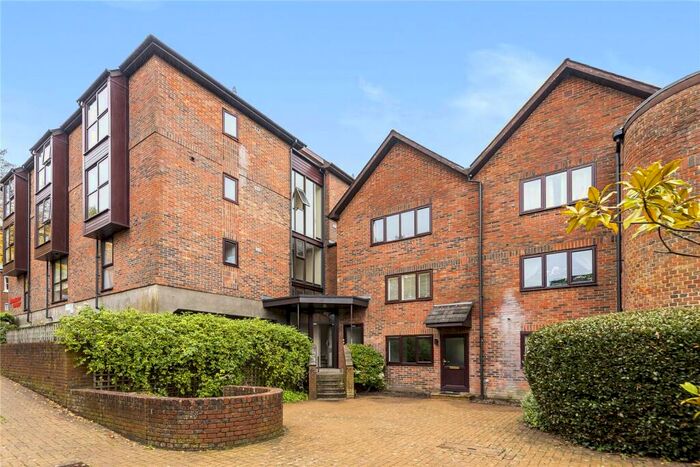 2 Bedroom Apartment To Rent In Bilberry Court, Staple Gardens, Winchester, SO23