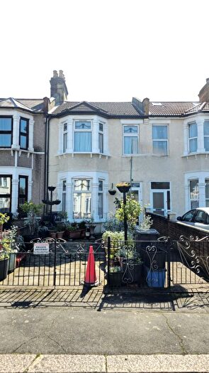 1 Bedroom Flat To Rent In Mayfair Avenue, Ilford, Essex, IG1