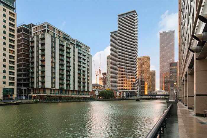 2 Bedroom Flat To Rent In Bagshaw Building, Wards Place, E14