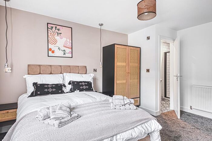 Studio To Rent In Room, Bennett Street, NG10