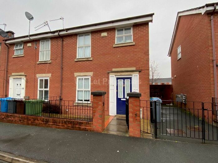 3 Bedroom Property To Rent In Heron Street, Hulme, M15