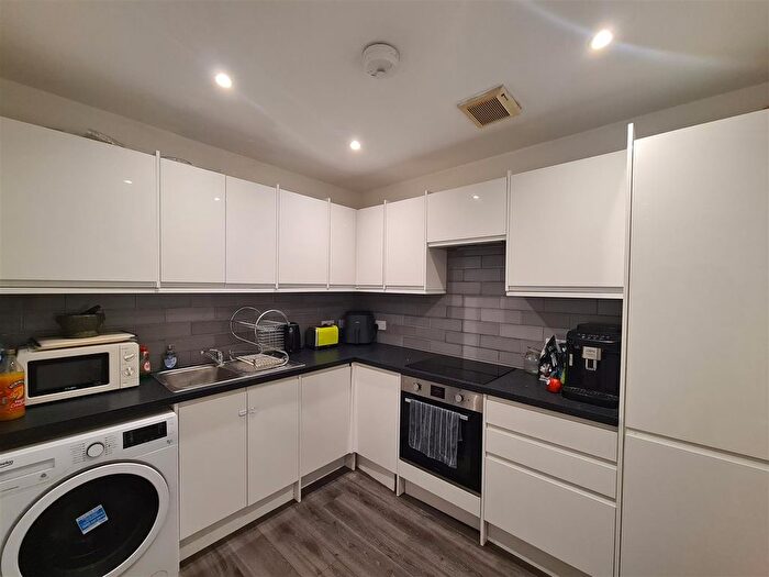 2 Bedroom Flat To Rent In Brixton Hill, Brixton Hill, SW2