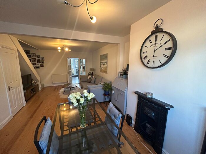 3 Bedroom Terraced House To Rent In Stafford Street, Swindon, SN1