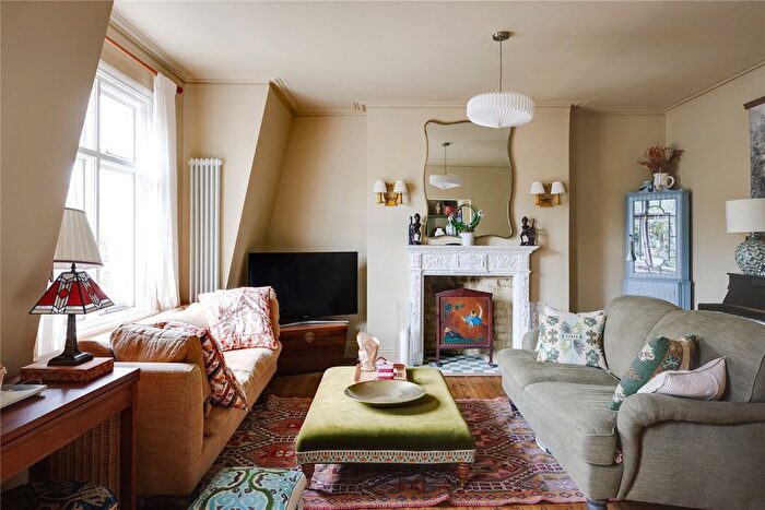 2 Bedroom Flat To Rent In Castellain Mansions, Castellain Road, London, W9