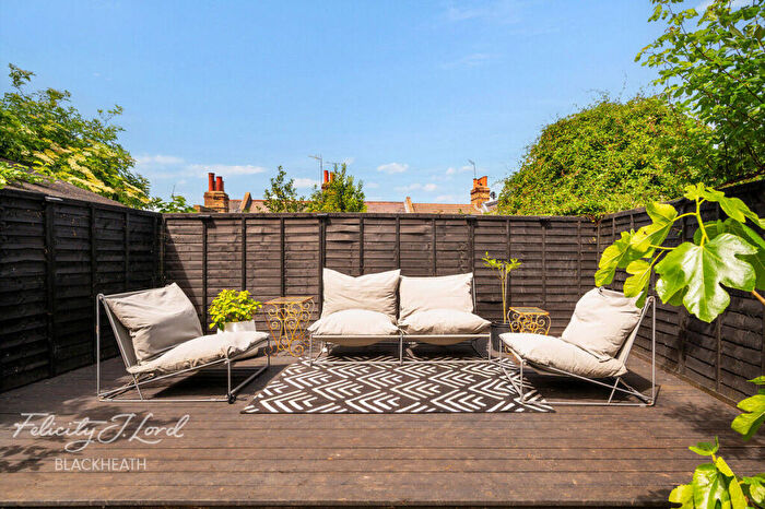 4 Bedroom Terraced House For Sale In Nithdale Road, London, SE18