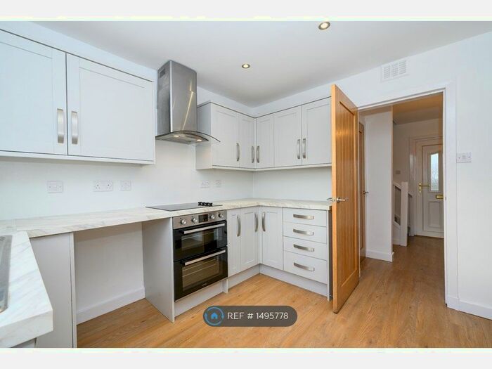 2 Bedroom End Of Terrace House To Rent In Roselea Gardens, Ladybank, KY15