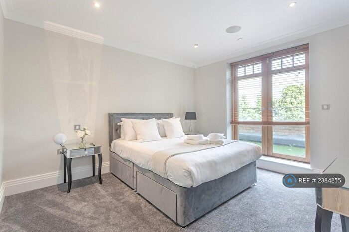 5 Bedroom Detached House To Rent In Tenterden Grove, London, NW4