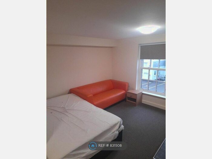 Studio To Rent In Quebec Street, Bradford BD1