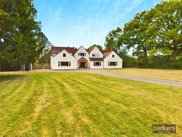 7 Bedroom Detached House For Sale In Sandford Lane, Hurst, Reading, Berkshire, RG10