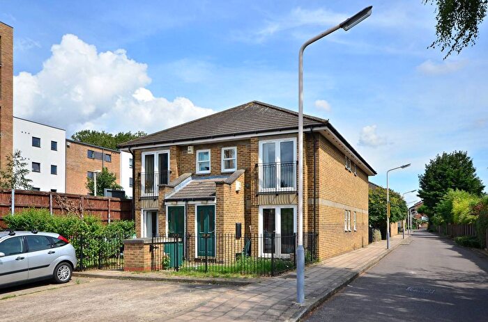 1 Bedroom Flat For Sale In Kingswood Terrace, Acton Green, London, W4