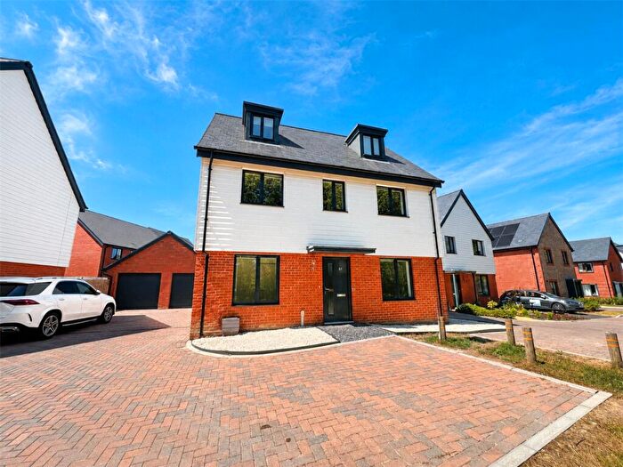 5 Bedroom Detached House To Rent In Stonyfield Road, Whiteley, Fareham, Hampshire, PO15