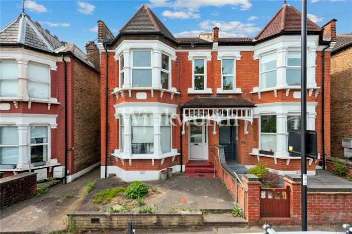 2 Bedroom Apartment To Rent In Windsor Road, London, N13