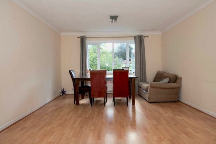 2 Bedroom Apartment To Rent In Haslam Court, Salford, M7
