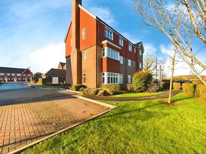 1 Bedroom Flat For Sale In Rapley Rise, Southwater, RH13