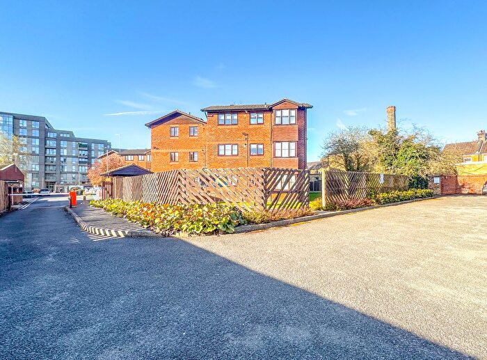 1 Bedroom Flat To Rent In West Street, Watford, WD17