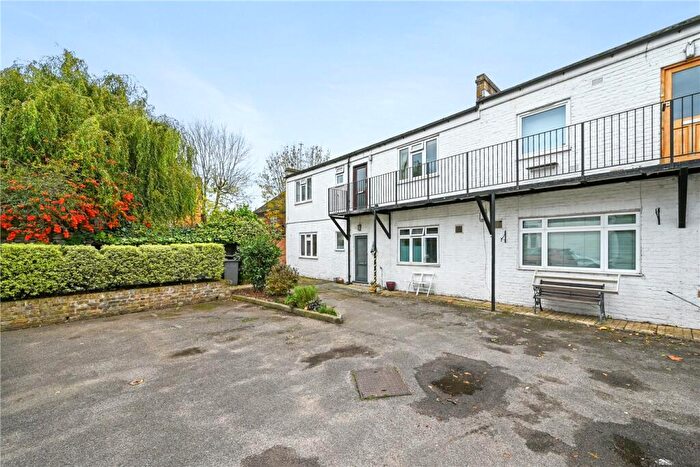 1 Bedroom Apartment For Sale In Warfield Road, London, NW10