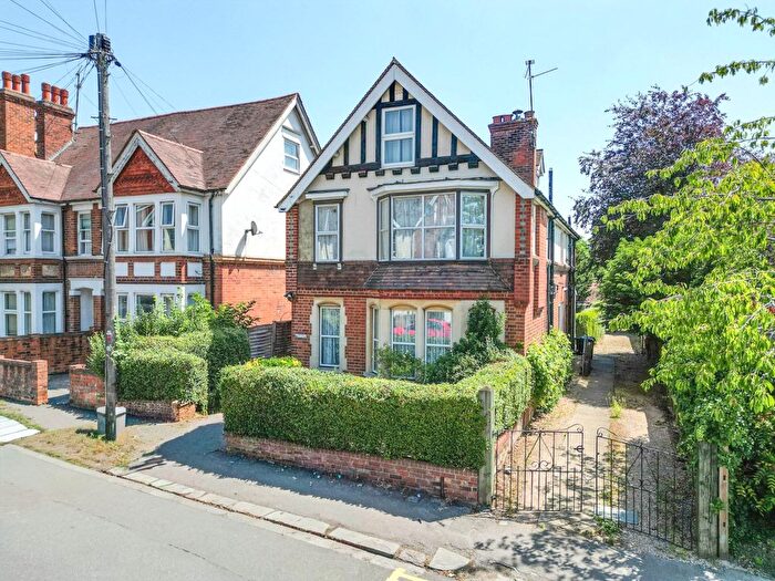5 Bedroom Detached House For Sale In St Annes Road, Caversham, RG4